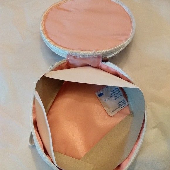 Physician's Formula makeup bag - Picture 3 of 3